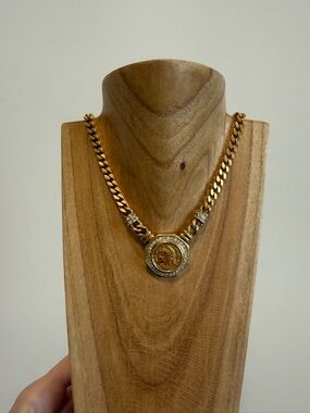 Vintage Gold Plated Coin Medallion Chain Necklace - Classic Women's Jewelry